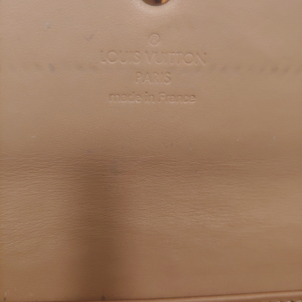 Used Louis Vuitton Monogram Vernis Patent Leather International Wallet - Picture 4 of 8